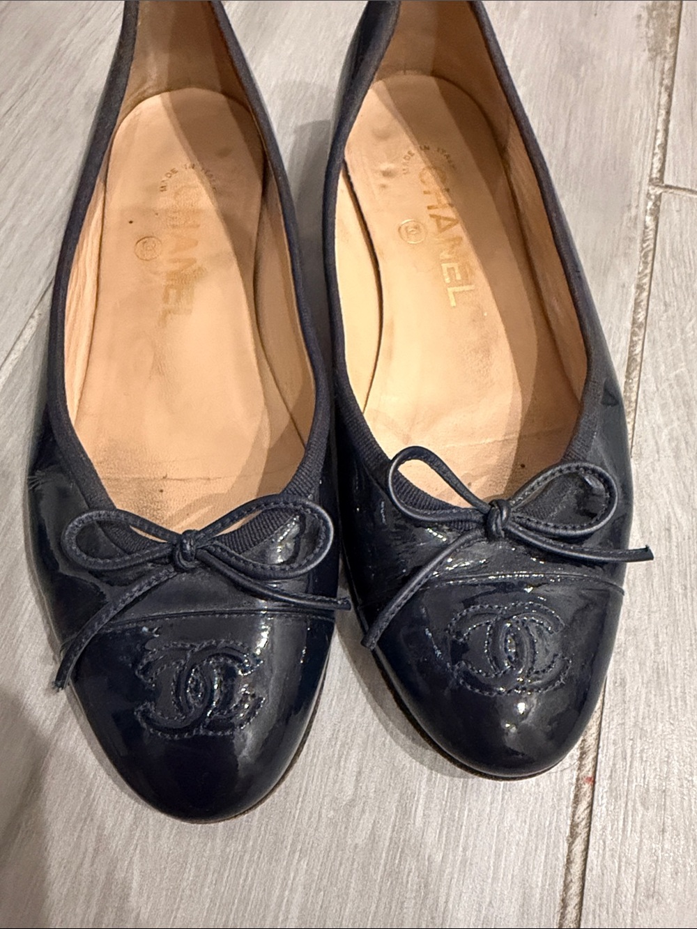 CHANEL Navy Patent Leather CC Bow Ballet Flats